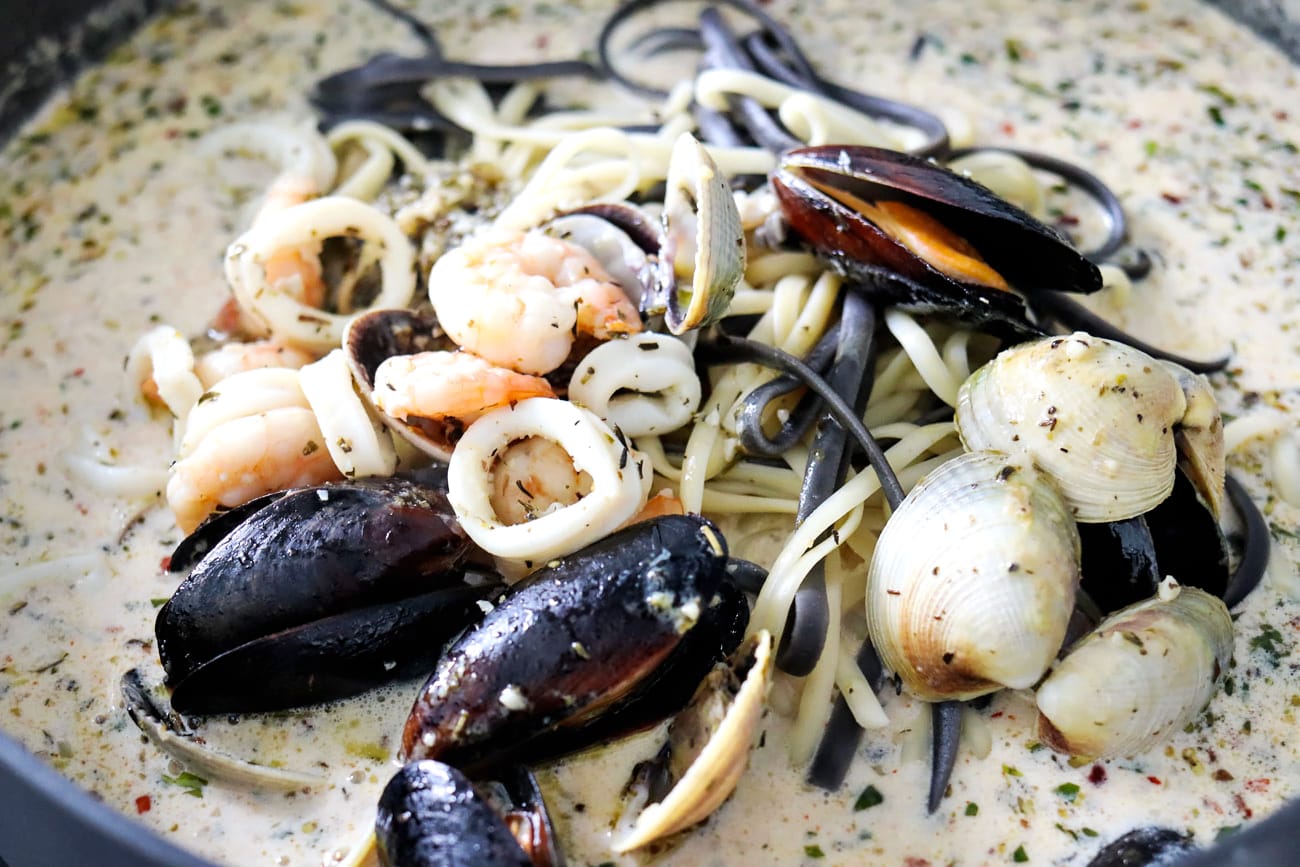 Cream Sauce Seafood Pasta, creamy white wine sauce That Spicy Chick