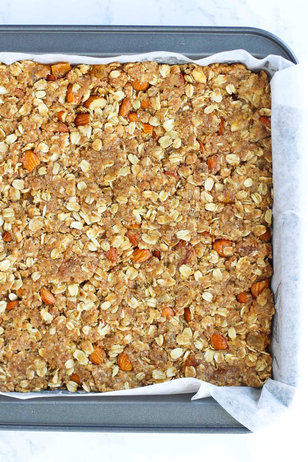 Apricot Almond Oat Slice (Oat Bars) That Spicy Chick