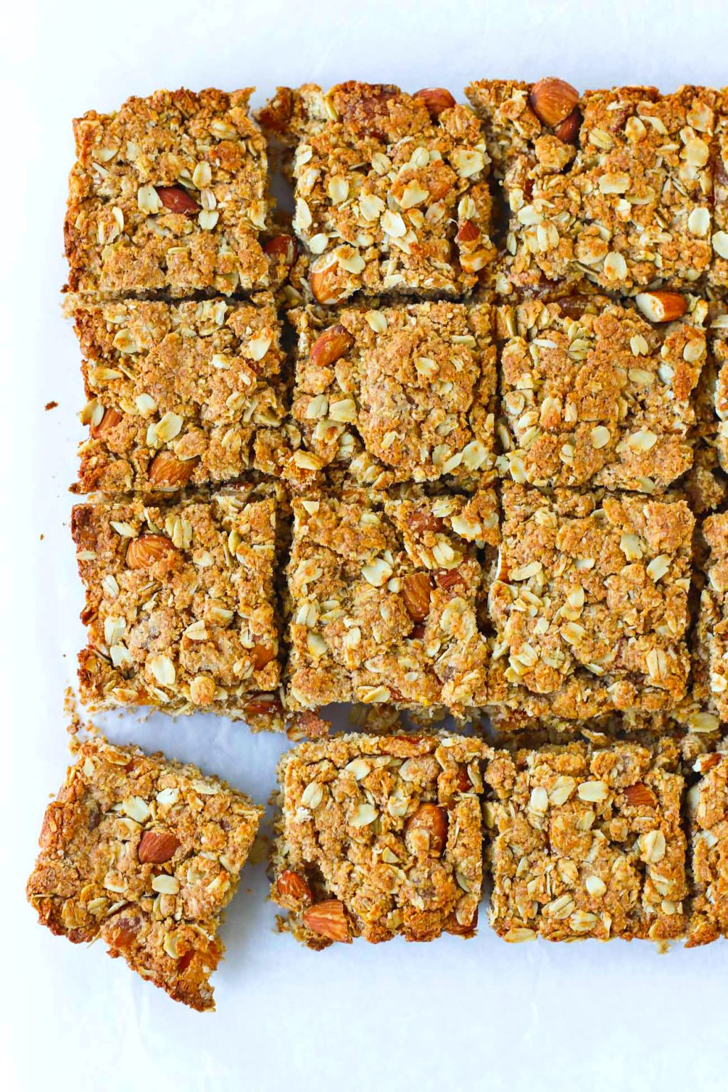Apricot Almond Oat Slice (Oat Bars) That Spicy Chick
