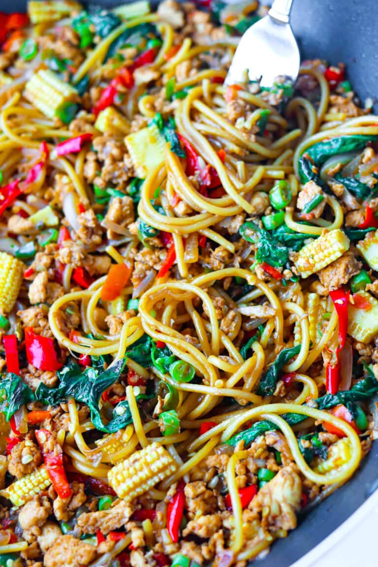 Thai Basil Chicken Spaghetti (ThaiItalian fusion pasta!) That Spicy Chick