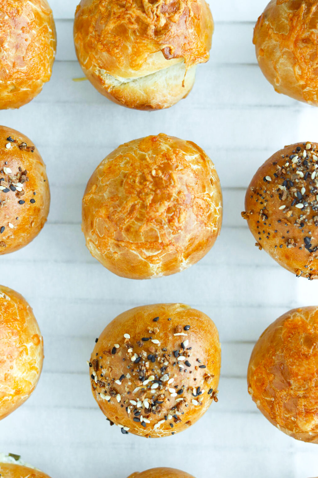 Stuffed Bagel Bombs (made with Greek Yogurt Dough!) That Spicy Chick