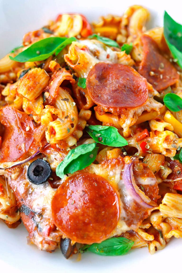 Pizza Pasta Bake (Easy, Cheesy, and Delicious!) That Spicy Chick