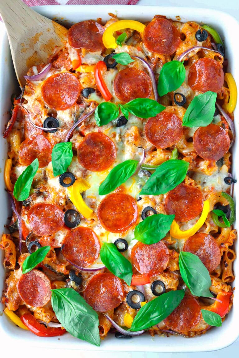 Pizza Pasta Bake (Easy, Cheesy, and Delicious!) That Spicy Chick