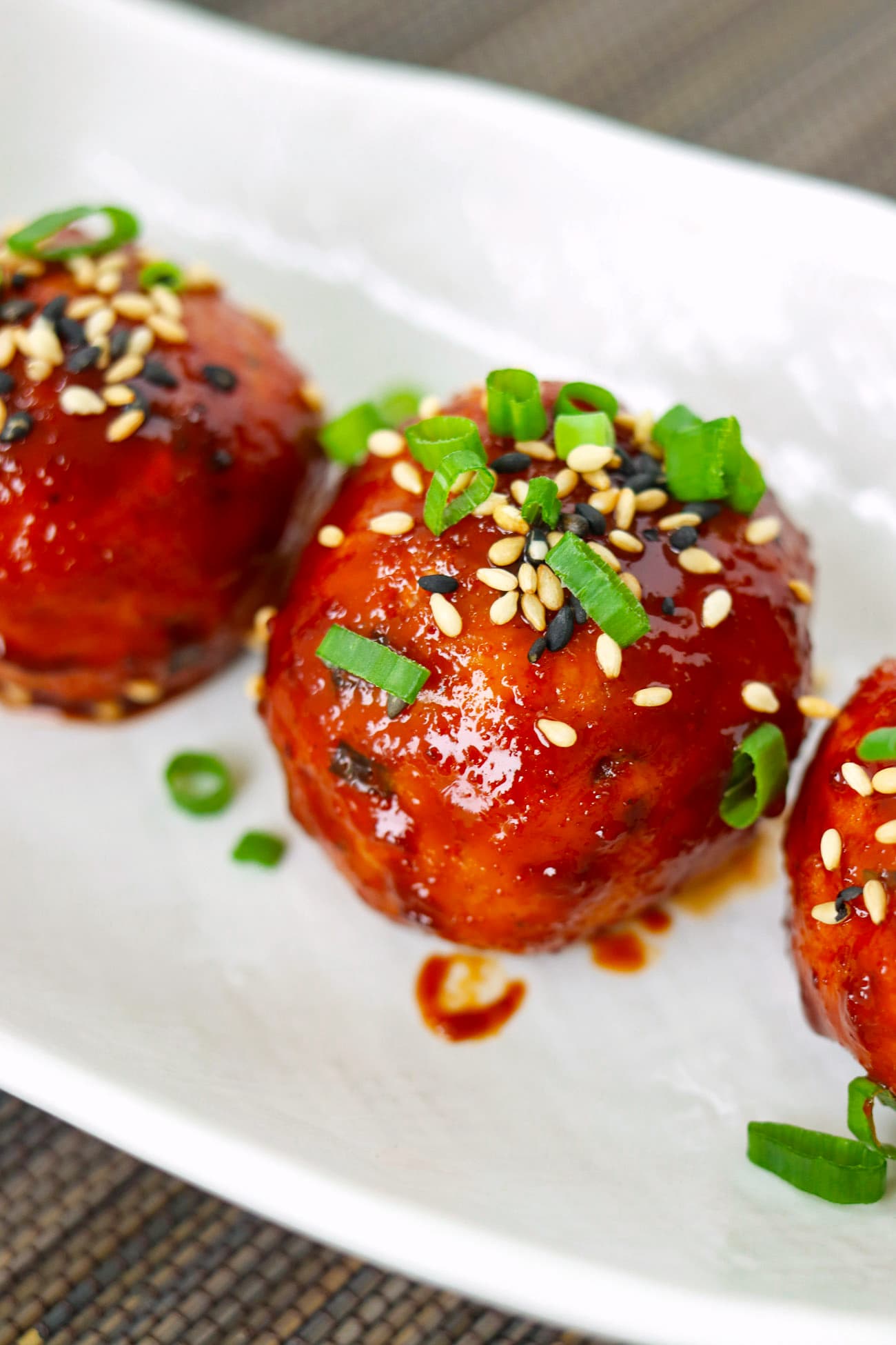 Spicy Gochujang Chicken Meatballs (Baked) - That Spicy Chick