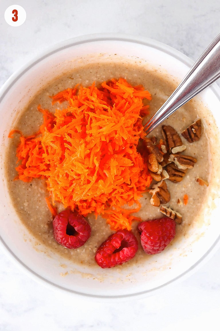 Carrot Raspberry Carrot Cake Baked Oats - That Spicy Chick