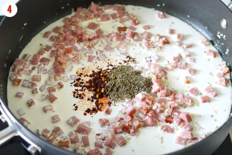 Creamy Bacon Pasta with Spinach - That Spicy Chick