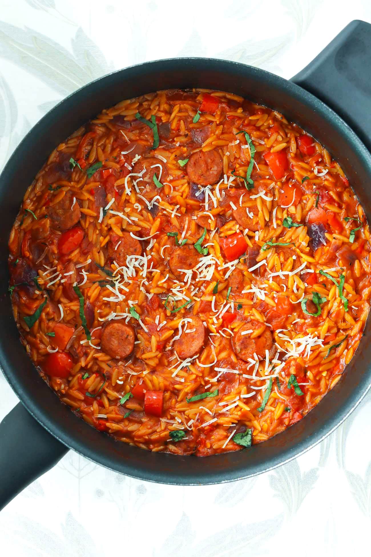One Pan Cajun Orzo with Sausage - That Spicy Chick